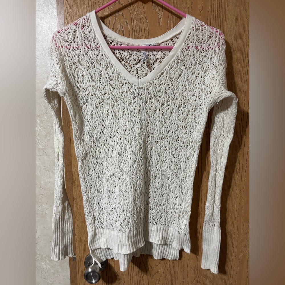 🔆2 for $6 🔆 Aeropostale white sweater